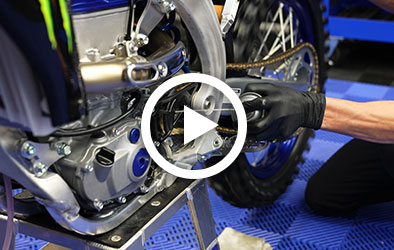 Click to play YAMAHA GARAGE YZ - CHAIN MAINTENANCE