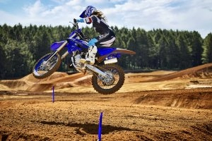 YZ125 Action 1