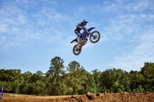 YZ125 Action 7