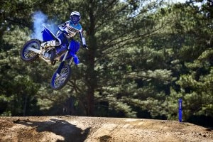YZ125 Action 6