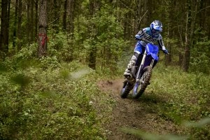 YZ125X Action 5