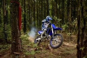 YZ125X Action 8