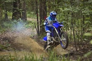 YZ125X Action 2