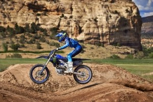 YZ450F ME jumping dunes