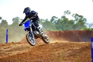 YZ65 Action 3