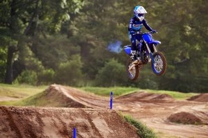 YZ85 Action 4