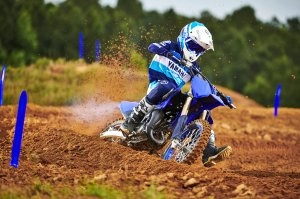 YZ85 Action 3