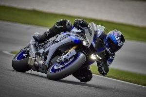 YZF-R1M Action 1