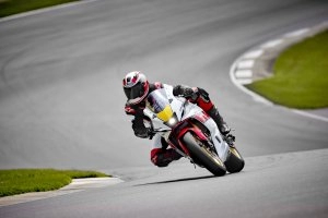 YZF-R7 60TH GP Action 6}