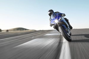 YZF-R7 Action 12}