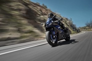 YZF-R7 Action 2}
