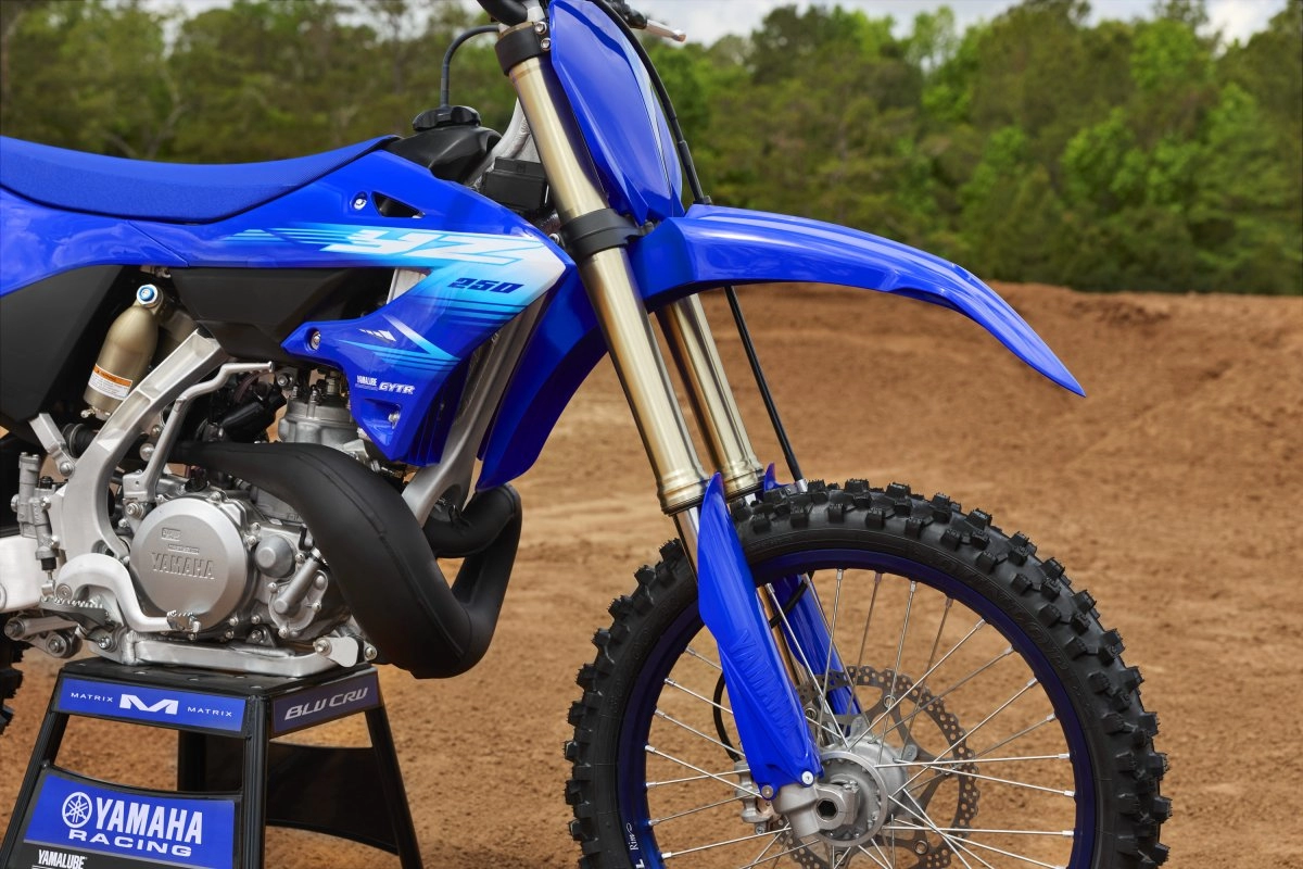 Aggressive YZ Styling